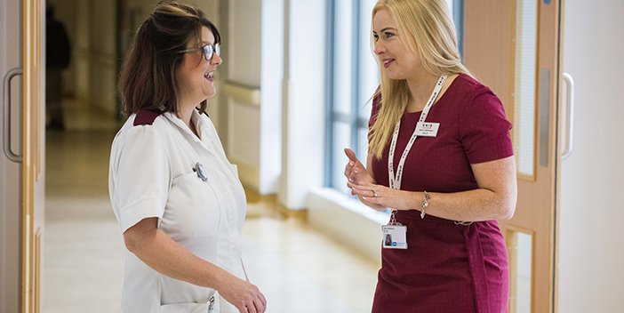 Nurses talking to eachother